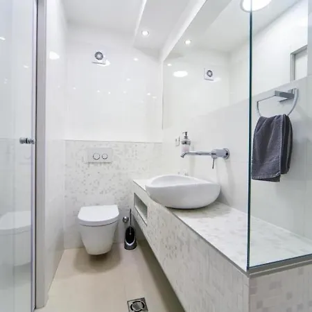 Πανσιόν Aurora & Tramonto 4*