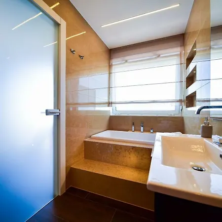 Πανσιόν Aurora & Tramonto 4*