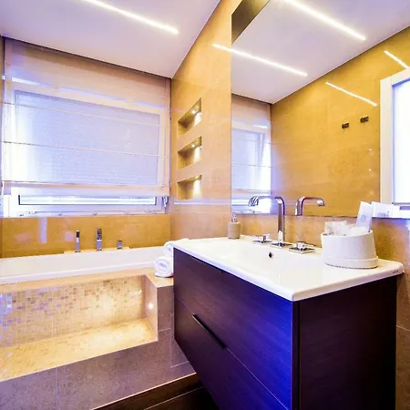 Πανσιόν Aurora & Tramonto 4*